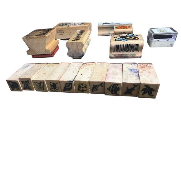 Mixed Lot of 16 Stamps Vintage &‎ Modern | Halloween Pumpkin Flowers Bee Lion - Picture 4 of 13